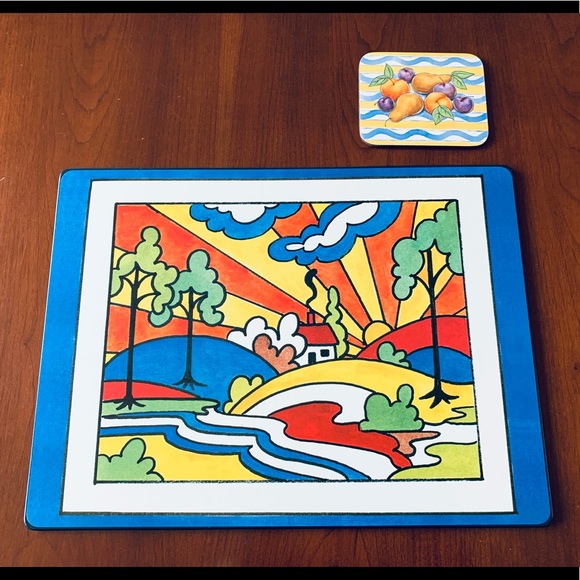 4 Shiny Hard Placemats With colorful Kids’ Paint Print front cover easy to clean - Picture 4 of 11